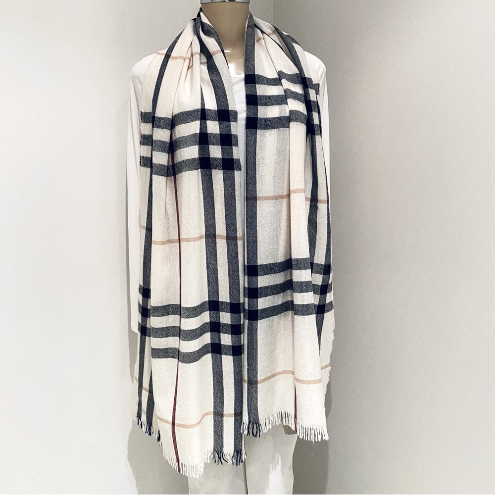 BURBERRY CHECK FRINGE LIGHTWEIGHT WRAP / SCARF. - Picture 6 of 13